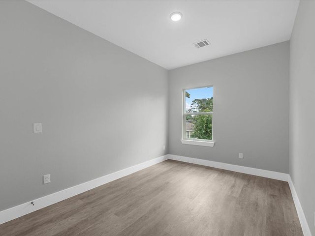 1084 Junell St, Houston, TX 77088