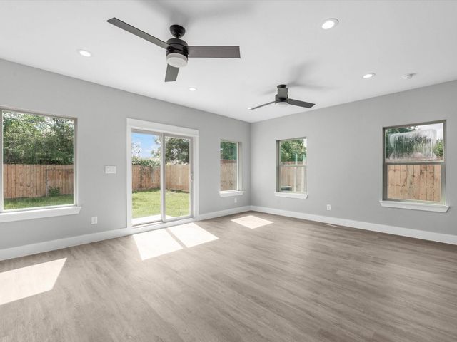 1084 Junell St, Houston, TX 77088