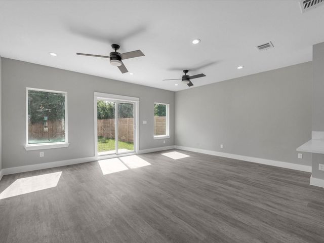 1084 Junell St, Houston, TX 77088