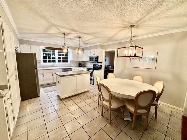 5911 Shenandoah Road N, Mobile, AL 36608