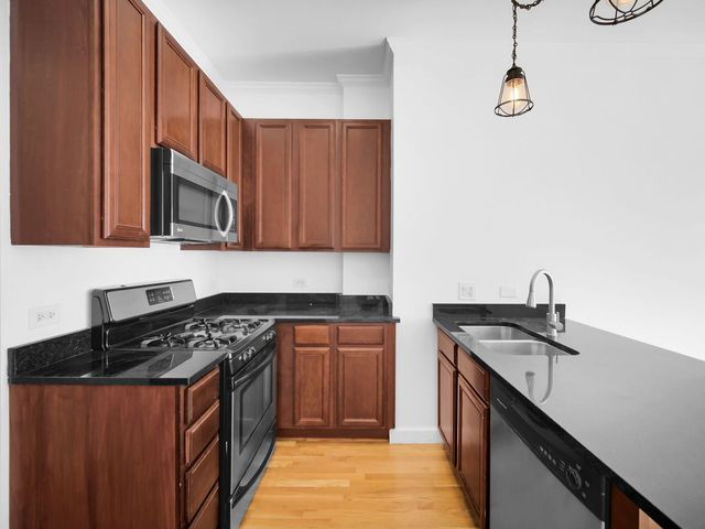 1949 N Whipple Street 1, Chicago, IL 60647