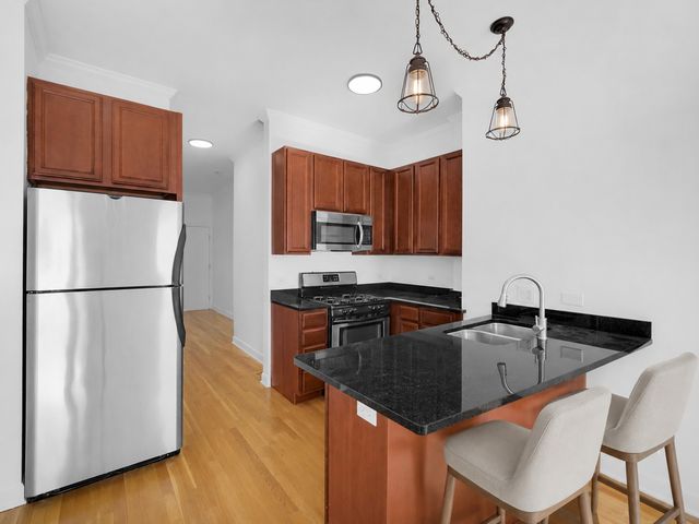 1949 N Whipple Street 1, Chicago, IL 60647