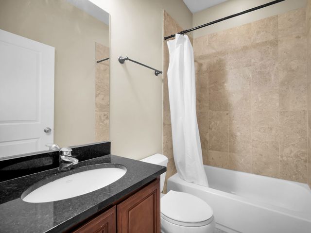 1949 N Whipple Street 1, Chicago, IL 60647