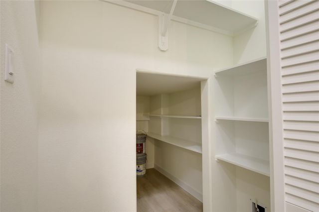 955 Ringold Street, Houston, TX 77088