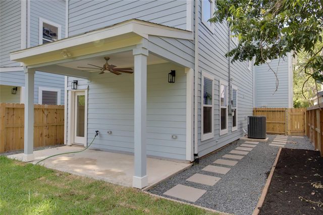 955 Ringold Street, Houston, TX 77088