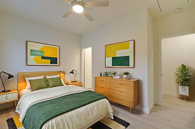 955 Ringold Street, Houston, TX 77088