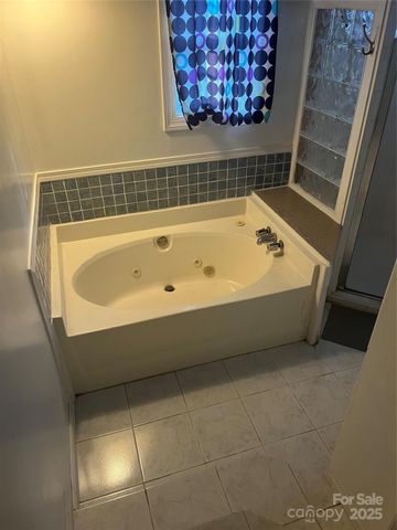 6341 Macon Street, Charlotte, NC 28208