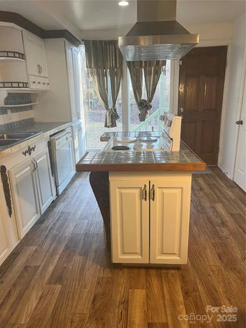 6341 Macon Street, Charlotte, NC 28208