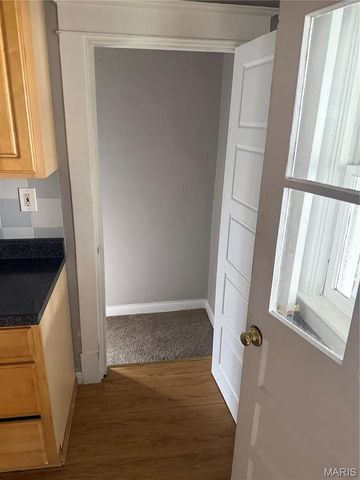 8517 Elmore Avenue, St Louis, MO 63132