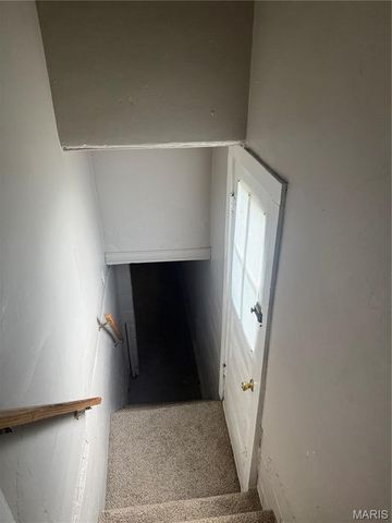 8517 Elmore Avenue, St Louis, MO 63132