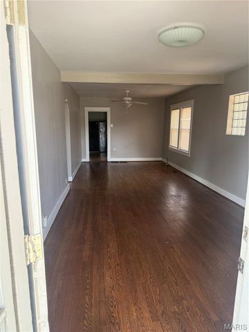 8517 Elmore Avenue, St Louis, MO 63132
