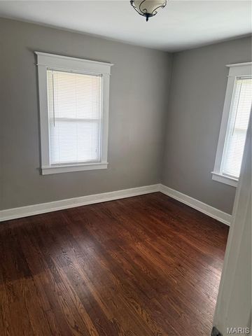 8517 Elmore Avenue, St Louis, MO 63132