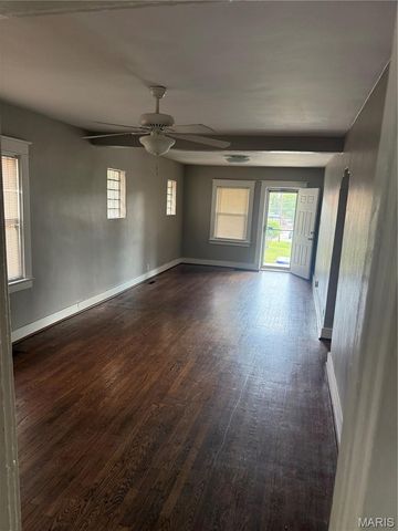 8517 Elmore Avenue, St Louis, MO 63132