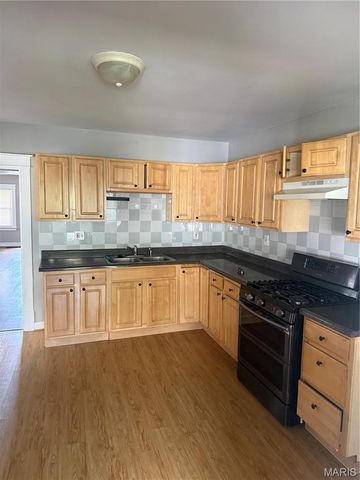8517 Elmore Avenue, St Louis, MO 63132