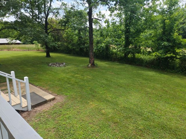121 Walker Rd, Springville, TN 38256