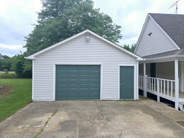 121 Walker Rd, Springville, TN 38256