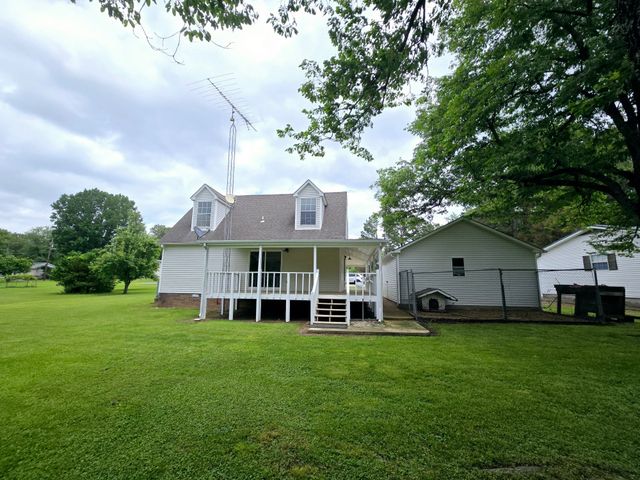121 Walker Rd, Springville, TN 38256