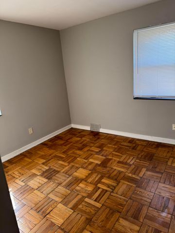 73 N Hampton Road, Columbus, OH 43213