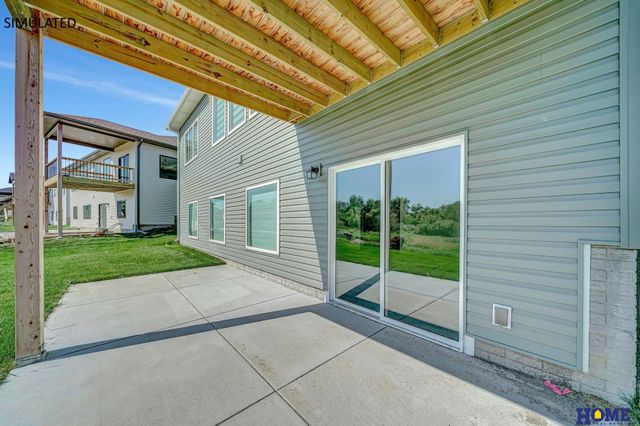 8006 Ephraem Lane, Lincoln, NE 68516