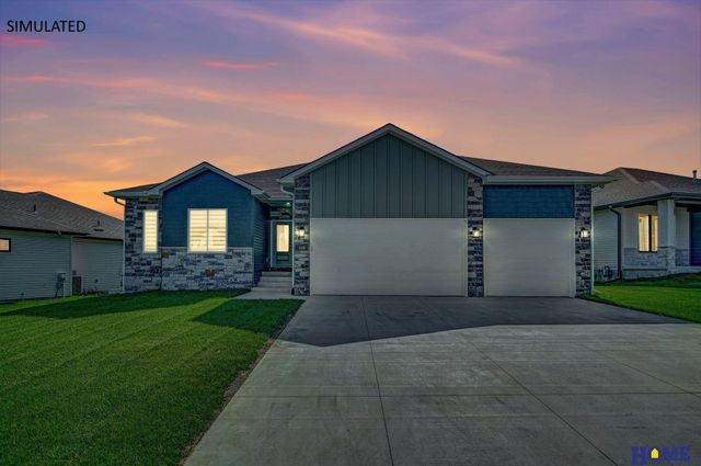 8006 Ephraem Lane, Lincoln, NE 68516