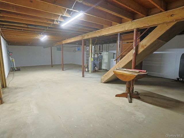1871 Albany Post Road, Wallkill, NY 12589