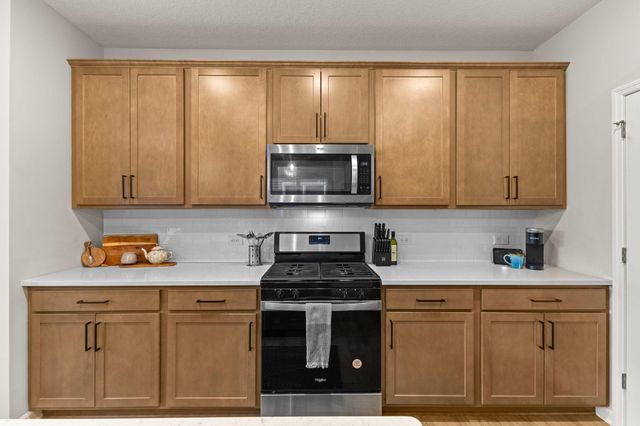 14540 Twin Lakes Circle, Burnsville, MN 55306