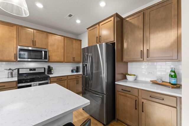 14540 Twin Lakes Circle, Burnsville, MN 55306