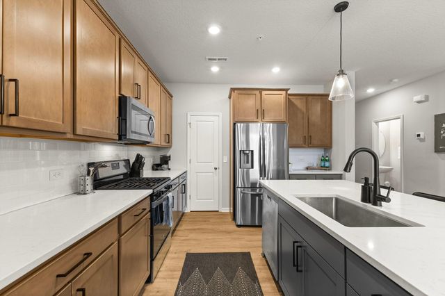 14540 Twin Lakes Circle, Burnsville, MN 55306