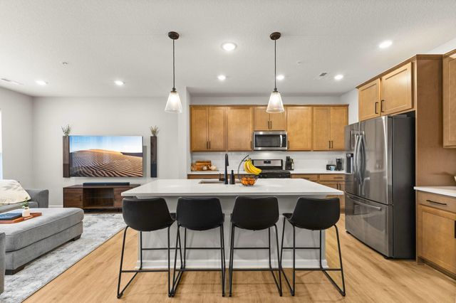 14540 Twin Lakes Circle, Burnsville, MN 55306