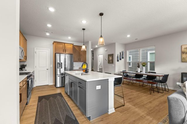 14540 Twin Lakes Circle, Burnsville, MN 55306