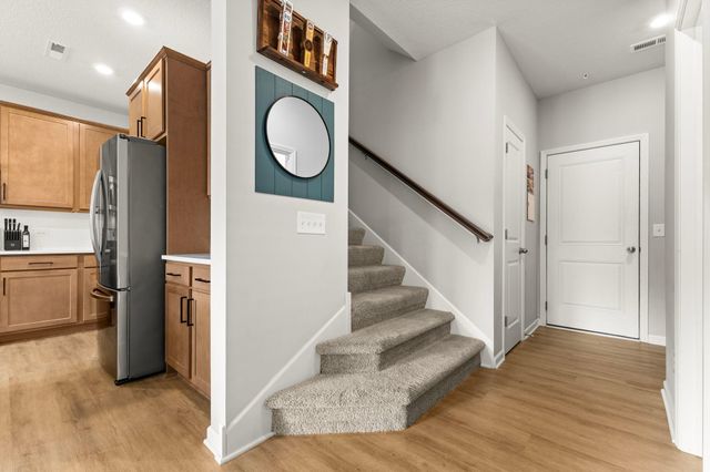 14540 Twin Lakes Circle, Burnsville, MN 55306