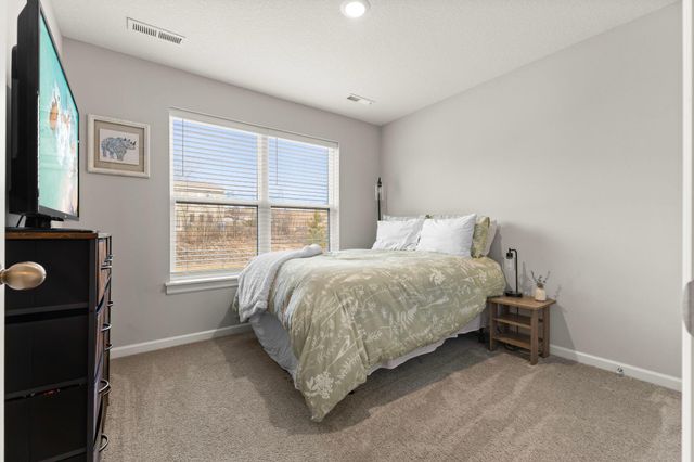 14540 Twin Lakes Circle, Burnsville, MN 55306