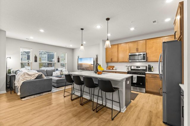 14540 Twin Lakes Circle, Burnsville, MN 55306