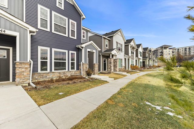 14540 Twin Lakes Circle, Burnsville, MN 55306