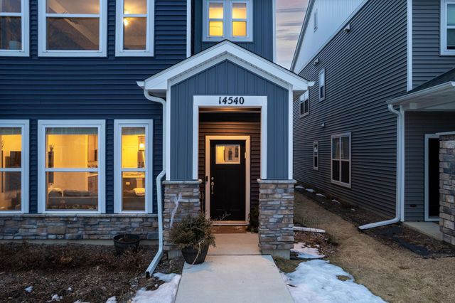 14540 Twin Lakes Circle, Burnsville, MN 55306