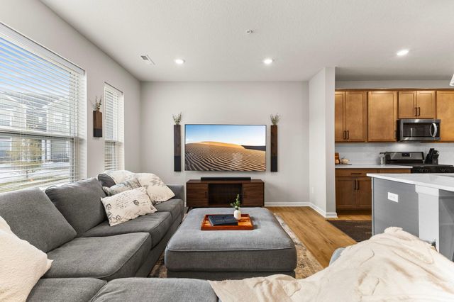 14540 Twin Lakes Circle, Burnsville, MN 55306