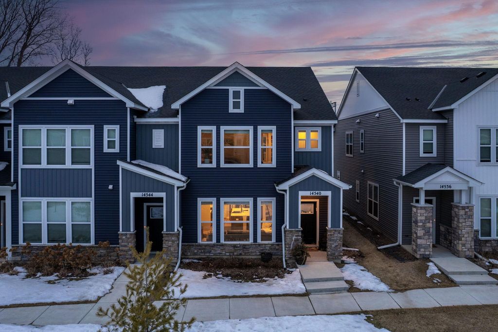 14540 Twin Lakes Circle, Burnsville, MN 55306