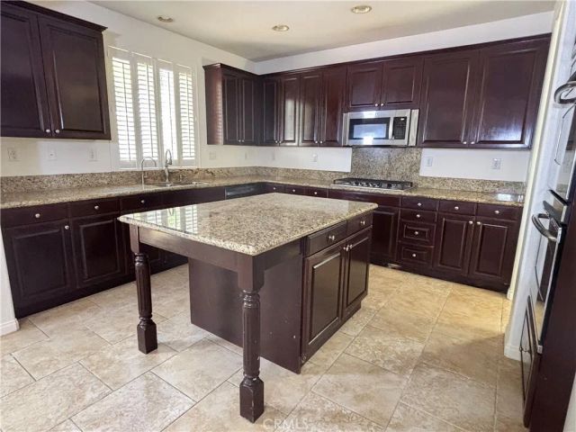 27404 Desert Willow Street, Murrieta, CA 92562