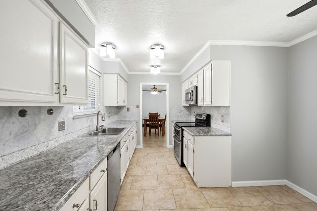 16738 Barkentine Lane, Friendswood, TX 77546