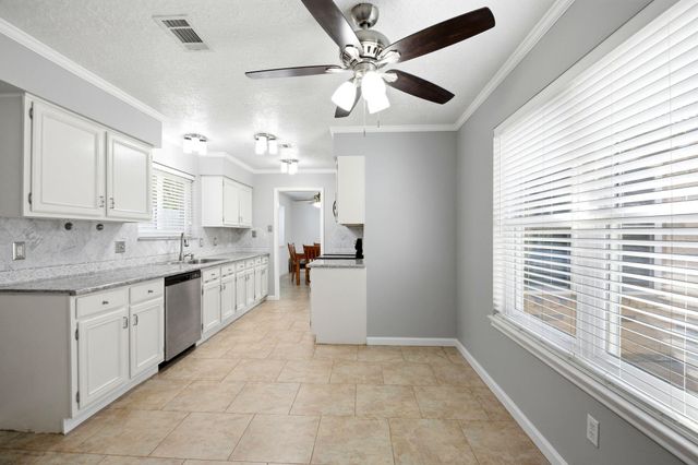 16738 Barkentine Lane, Friendswood, TX 77546