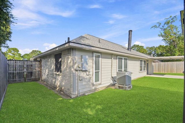 16738 Barkentine Lane, Friendswood, TX 77546