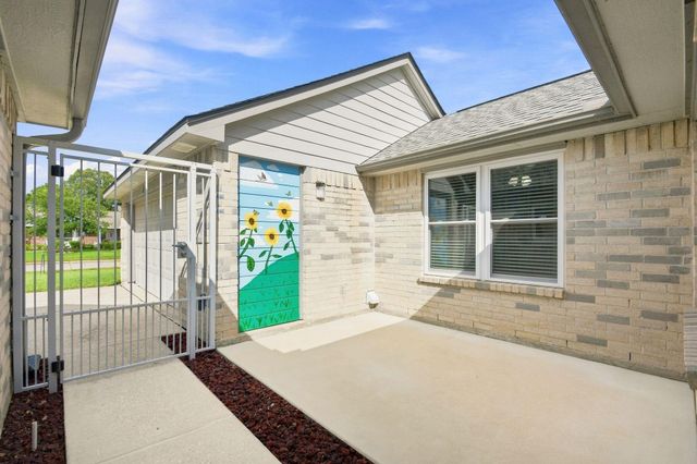 16738 Barkentine Lane, Friendswood, TX 77546