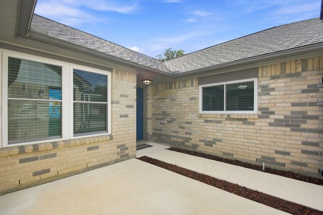 16738 Barkentine Lane, Friendswood, TX 77546