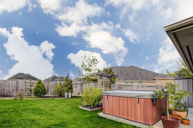 19539 Keystone Falls Court, Richmond, TX 77407