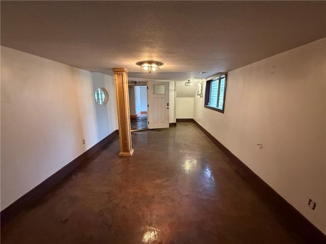 3720 CRESCENT Avenue, Kansas City, MO 64133