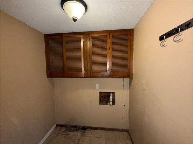 3720 CRESCENT Avenue, Kansas City, MO 64133