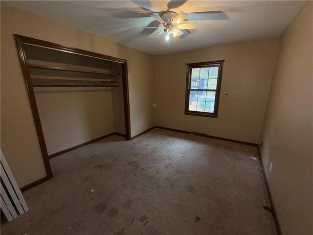 3720 CRESCENT Avenue, Kansas City, MO 64133