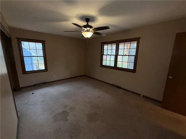 3720 CRESCENT Avenue, Kansas City, MO 64133