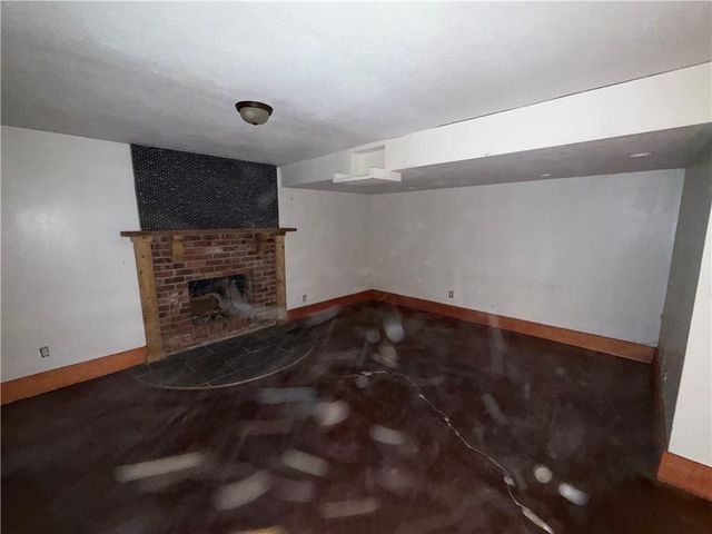 3720 CRESCENT Avenue, Kansas City, MO 64133