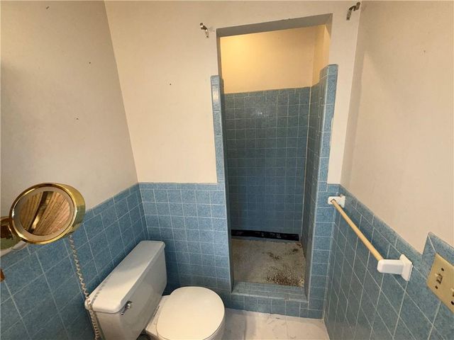 3720 CRESCENT Avenue, Kansas City, MO 64133